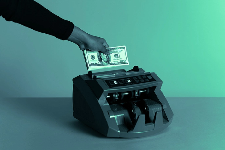 putting-money-machine